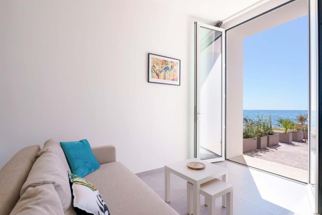 Guest House Mareluna Carloforte  Exterior photo